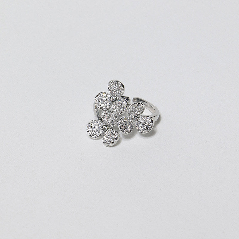 Full Diamond-Set Clover Flower Three-Dimensional Floral Cluster Minimalist Chic Ring