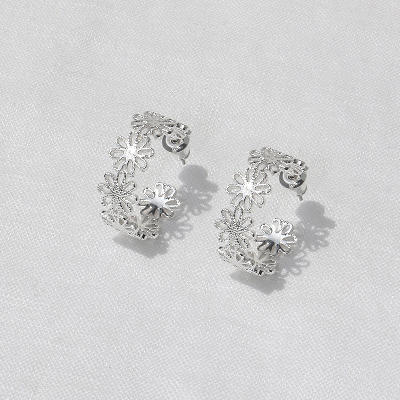 Lace Hollow-Out Embroidered Daisy French Style Earrings
