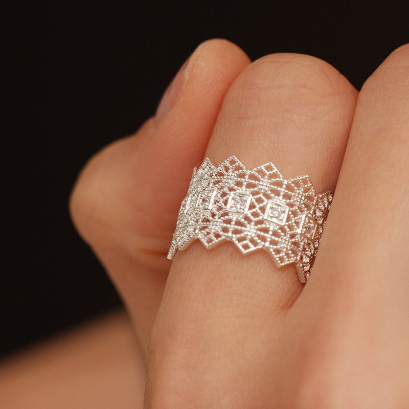 French Exquisite Embroidered Lace Hollow Pattern Rhinestone Vintage Ring