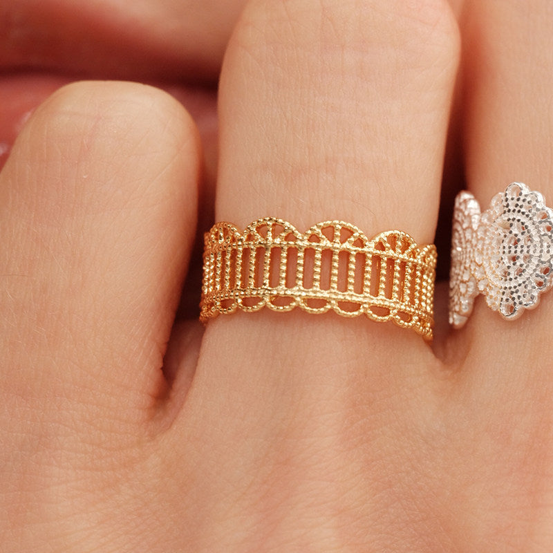 French Exquisite Embroidered Lace Hollow Pattern Rhinestone Vintage Ring