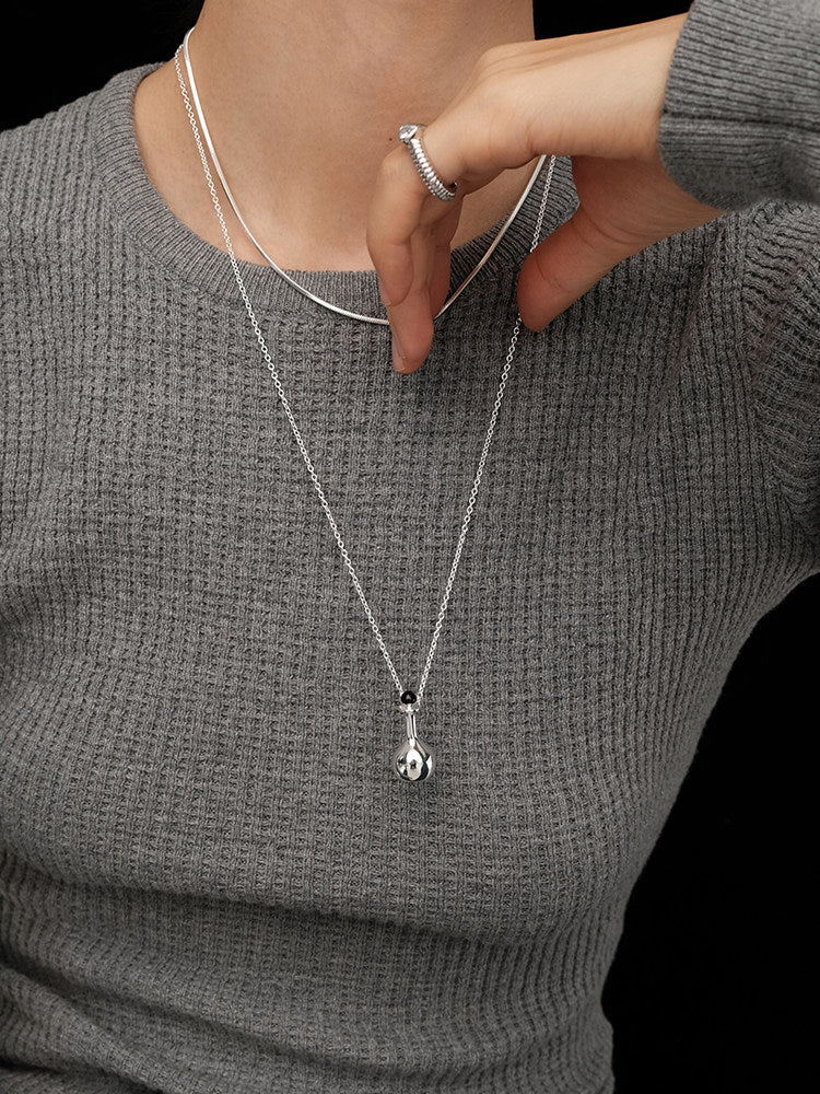 High-Color Retention Small Flask Vase Minimalist Fashionable Sweater Chain Long Necklace