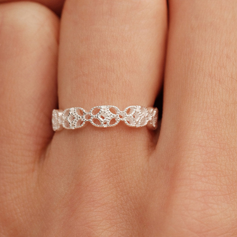 French Exquisite Embroidered Lace Hollow Pattern Rhinestone Vintage Ring