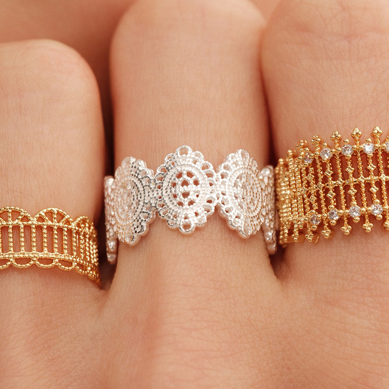 French Exquisite Embroidered Lace Hollow Pattern Rhinestone Vintage Ring