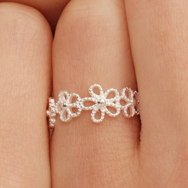 French Exquisite Embroidered Lace Hollow Pattern Rhinestone Vintage Ring