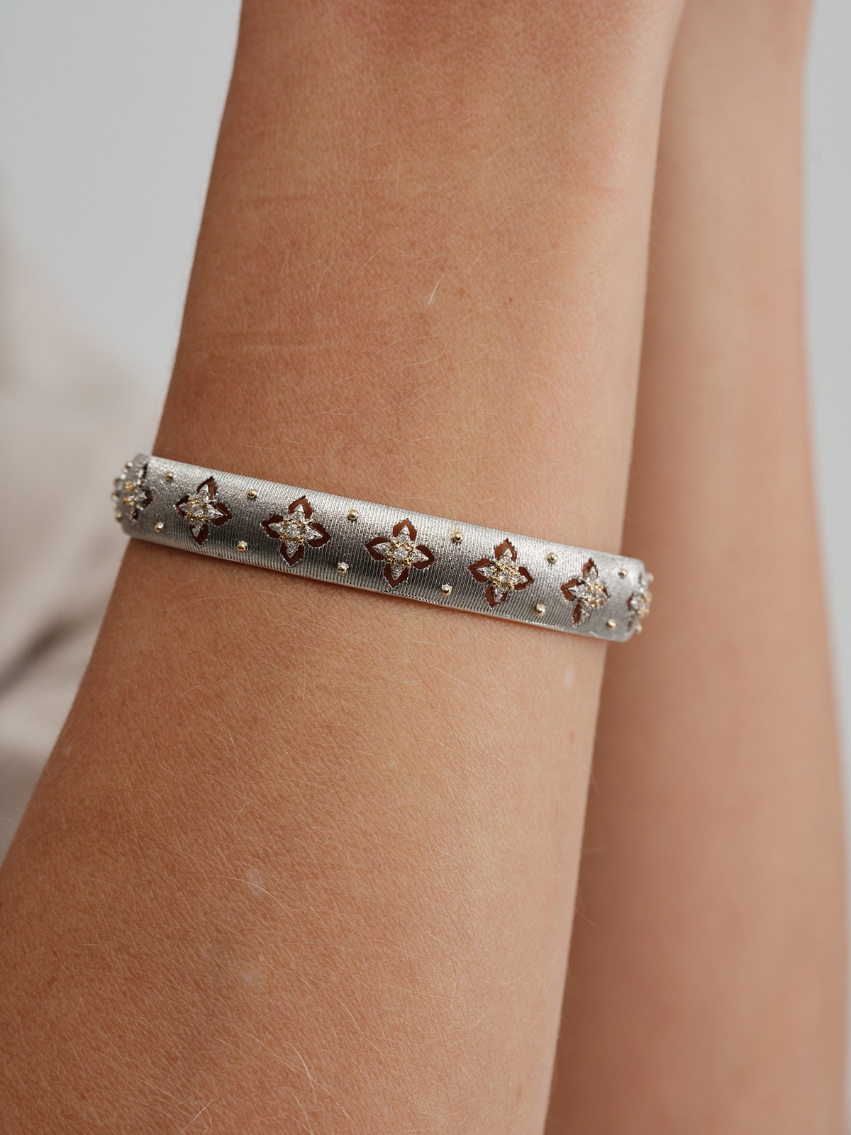Italian Vintage Baroque Glamour Hollow Lace Rhinestone Satin Luster Bracelet