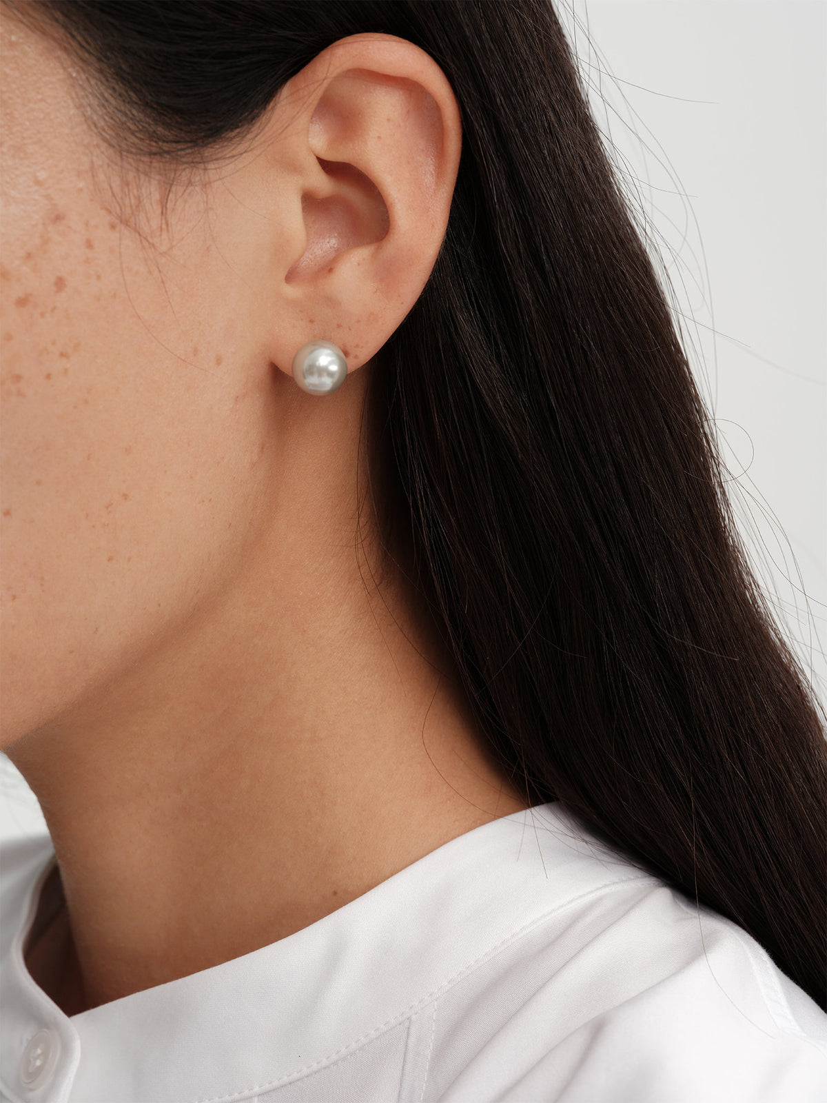 Classic Minimalist Pearl Earrings - Round, Versatile, Multiple Sizes