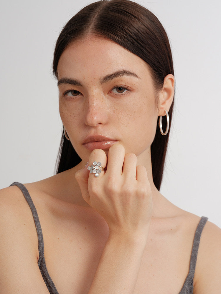 Full Diamond-Set Clover Flower Three-Dimensional Floral Cluster Minimalist Chic Ring